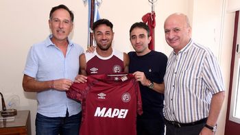 Lautaro Acosta anunció que se retirará este año del fútbol profesional en Lanús