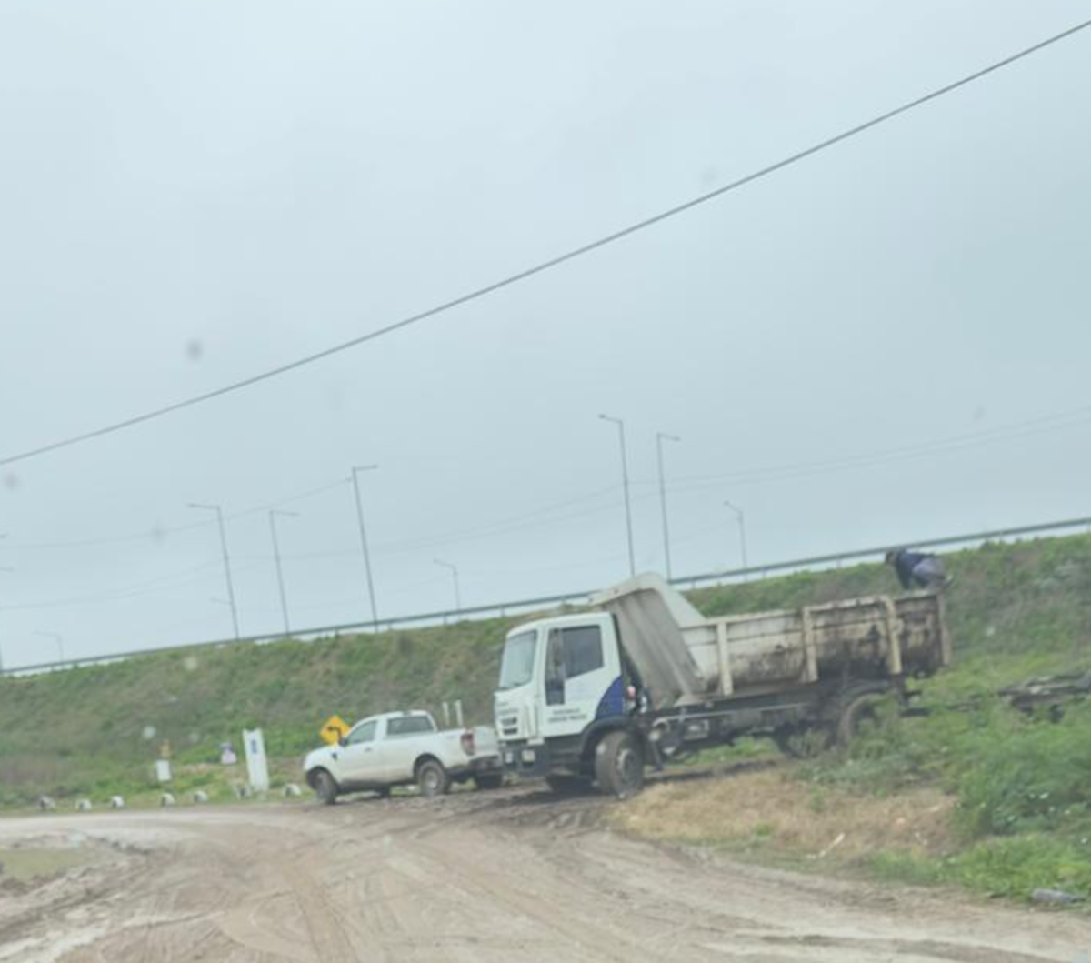 Esta mañana, desde el Municipio de Presidente Perón retiraron el cartel que habían colocado los vecinos.