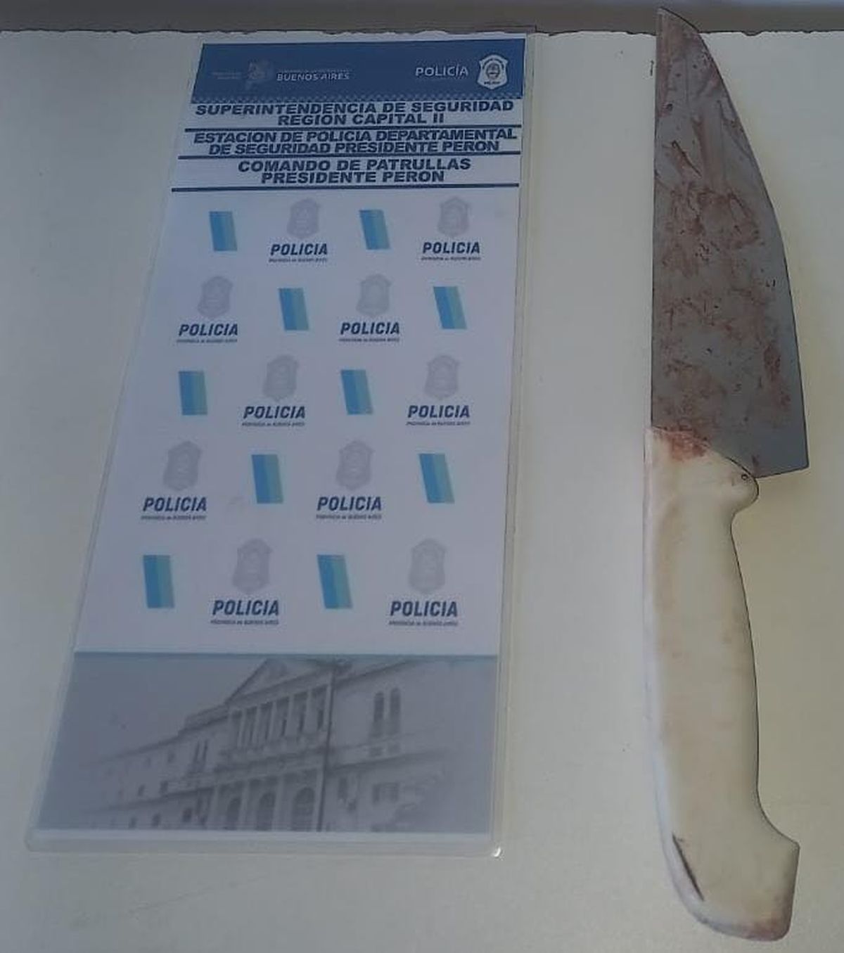 El arma secuestrada en la casa de Guernica donde fueron atacados el niño y su madre.