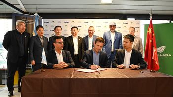 San Vicente: firmaron el convenio para que llegue una industria electromotriz china al distrito