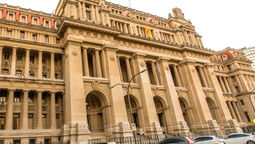 la corte suprema confirmo la extradicion de un acusado por abuso con causa en lomas de zamora