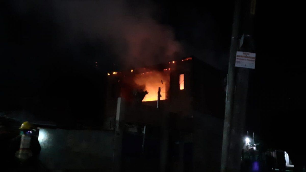 Incendio en una vivienda de Almirante Brown.