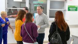 fernando gray recorrio el hospital municipal santamarina y saludo a las madres fernando gray recorrio el hospital municipal santamarina y saludo a las madres