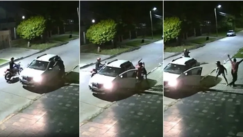 Dos motochorros le robaron el auto en segundos a un vecino en Llavallol