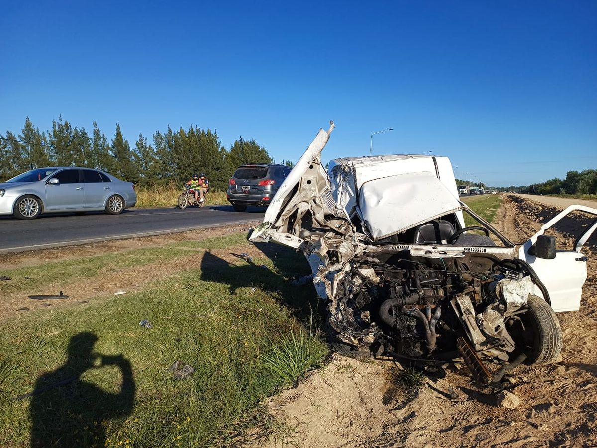 Terrible accidente en la Ruta 58: una camioneta chocó contra un camión y su conductor está grave