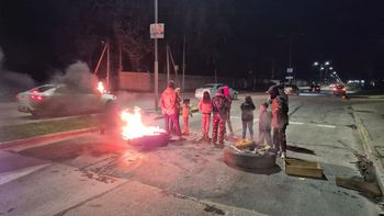 Almirante Brown: vecinos cortan República Argentina por falta de luz
