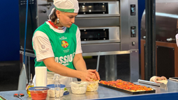 una vecina de monte grande se consagro subcampeona sudamericana de pizza contemporanea