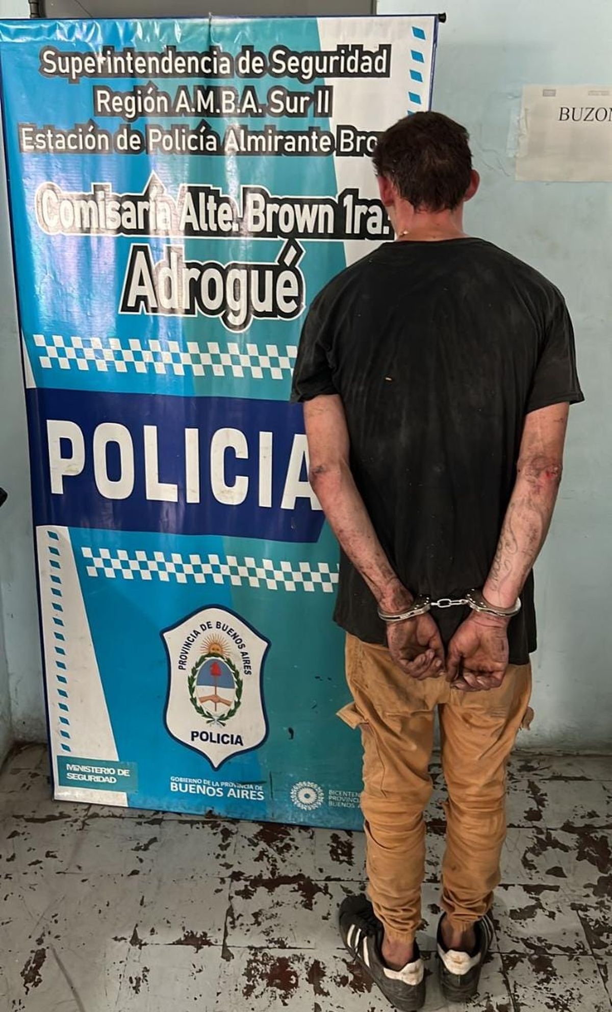 El delincuente fue detenido por personal de la comisaría 1ra de Adrogué.