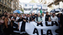 mariano cascallares participo de la marcha federal universitaria