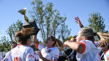 La alegría del femenino de Estrella del Sur tras el título en la Copa San Vicente