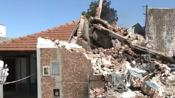 lomas: una vecina perdio todo tras el incendio que consumio una fabrica de plasticos