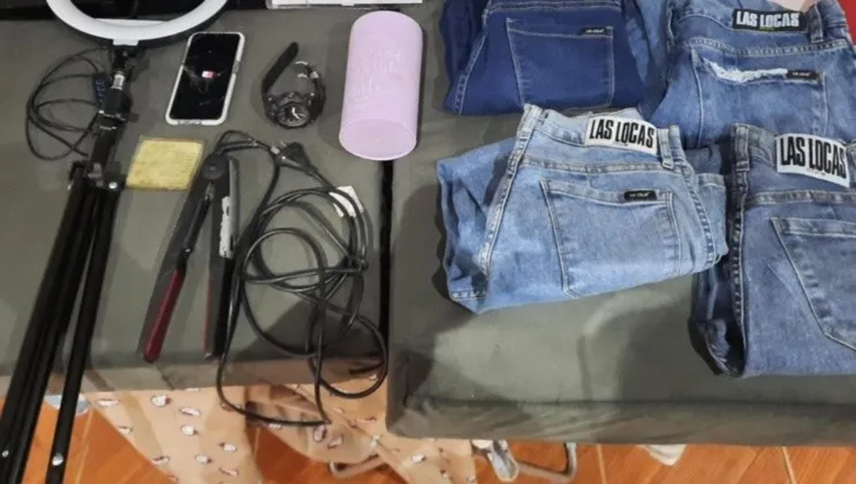 Algunos de los elementos hallados en la vivienda de Monte Grande.