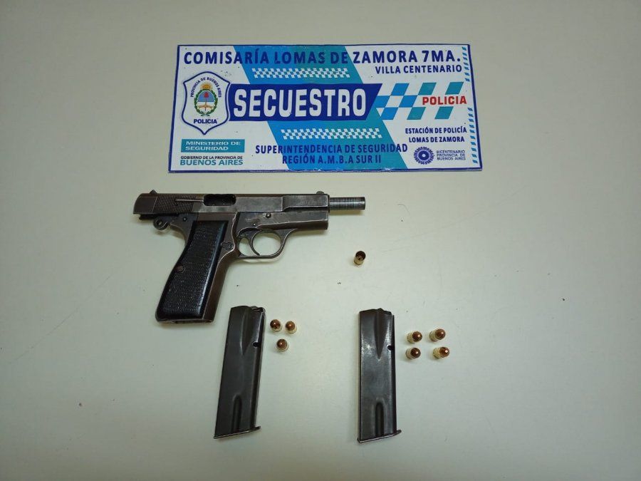 Arma incautada por agentes de la Comisaría de Villa Centenario tras el homicidio.
