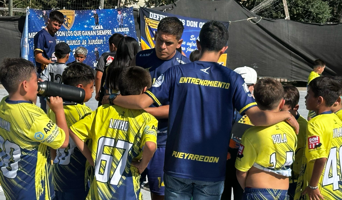 Matías siempre se encuentra en cada entrenamiento y partido de la tira Pueyrredón Amarillo.  