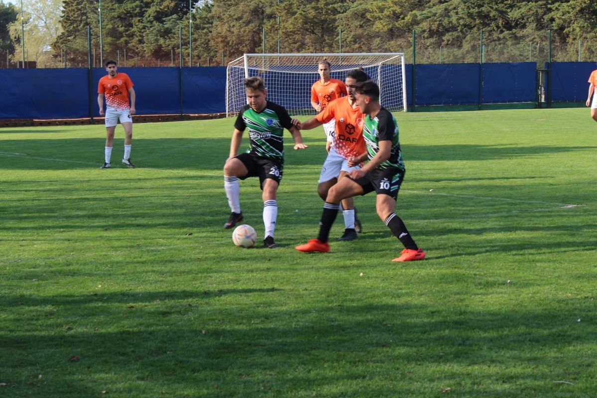 Saint Thomas Este Oeste Verde marcó siete goles por segunda vez consecutiva en el Clausura de ADCC.