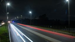 almirante brown: colocaron nuevas luces led sobre la ruta 4 y colectoras