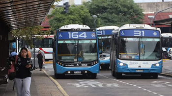 Colectivos: cuáles son las líneas que tienen un servicio reducido en el Conurbano