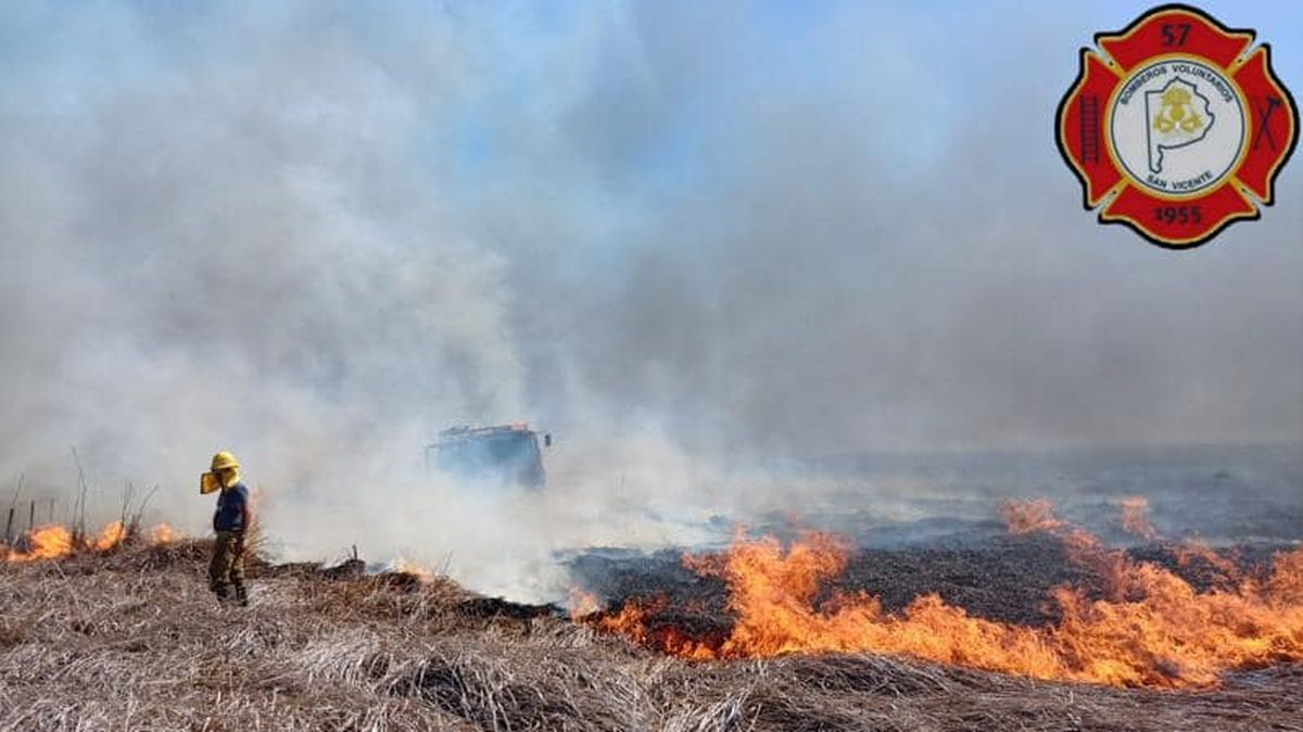 Bomberos de San Vicente piden donaciones para combatir incendios forestales