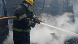 lanus: bomberos voluntarios realizan una campana de asociacion para recibir donaciones