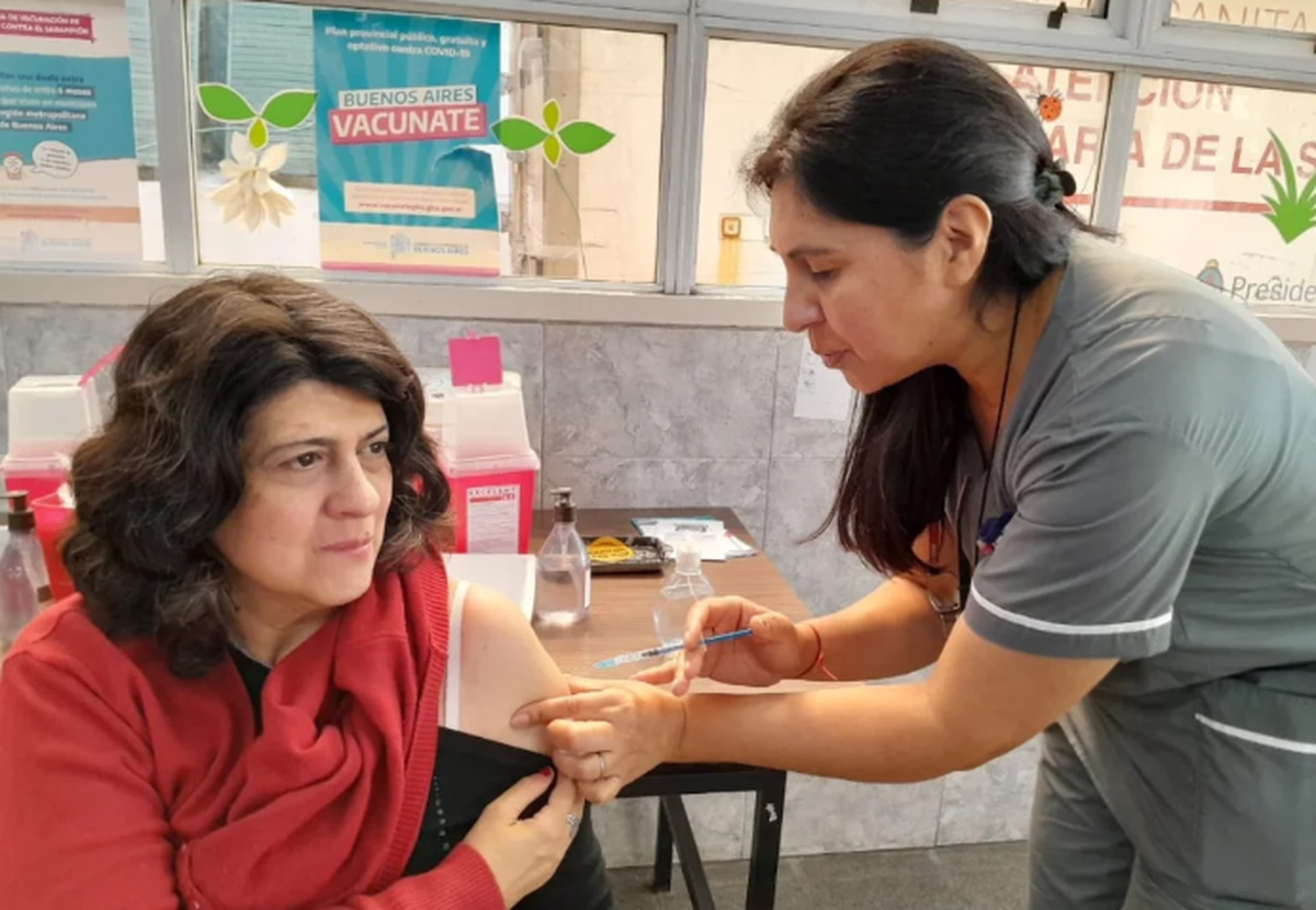 Hospitales y centros de salud de la Zona Sur ya aplican vacunas contra el Dengue en el marco del nuevo plan provincial.