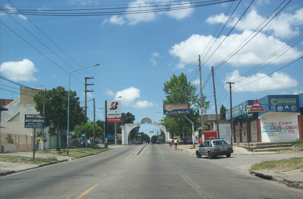 Vecinos de Almirante Brown sufren los cortes de luz en la previa a la Navidad.