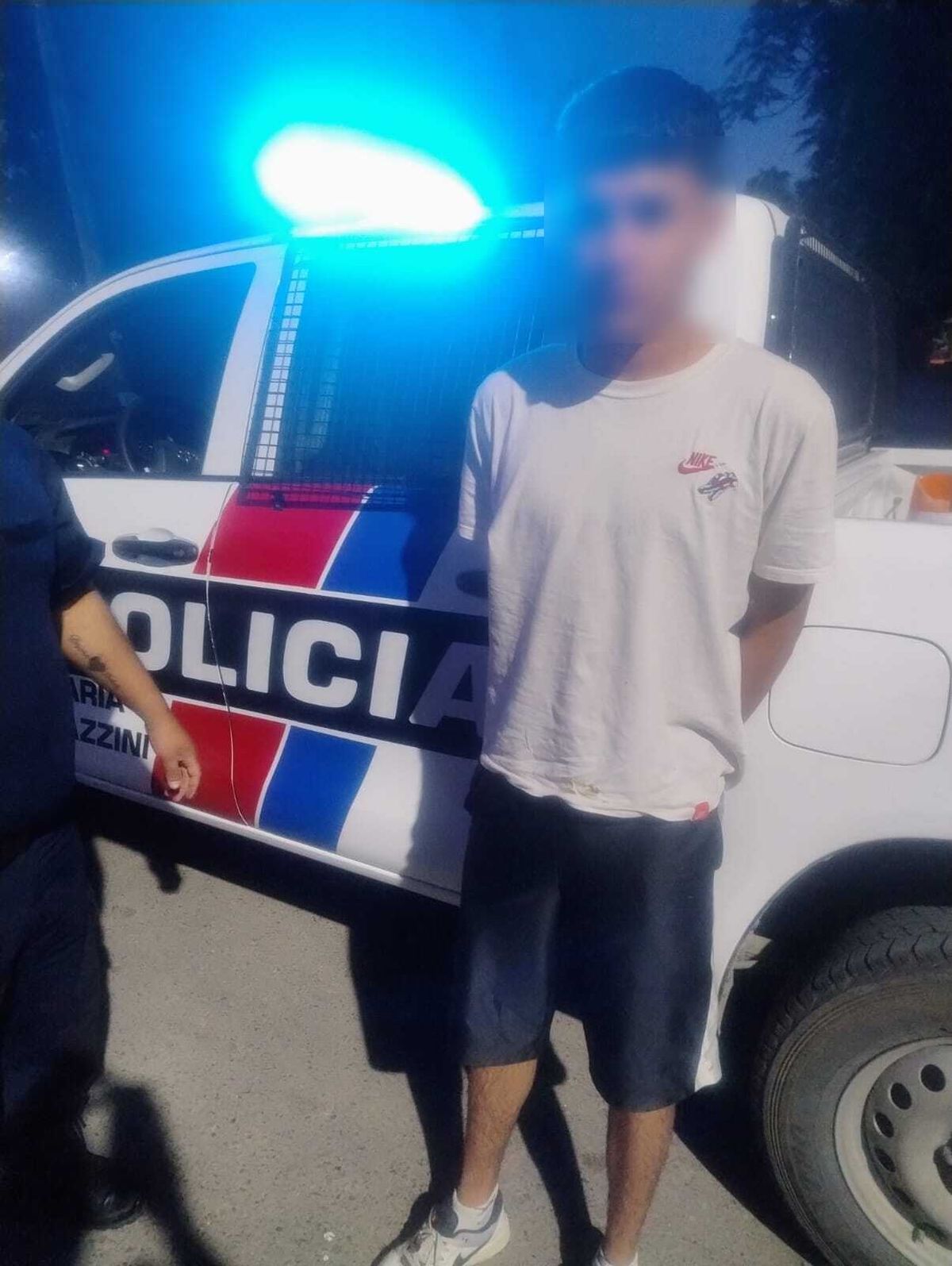 La detención de los tres delincuentes que actuaron en Ezeiza. La detención de los tres delincuentes que actuaron en Ezeiza.