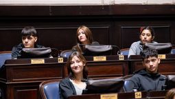 almirante brown: estudiantes participan de visitas educativas a la legislatura y la republica de los ninos