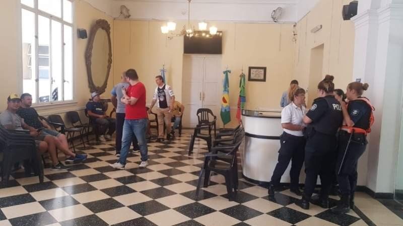 Se agudiza el conflicto entre Mantegazza y los municipales por los 100 echados