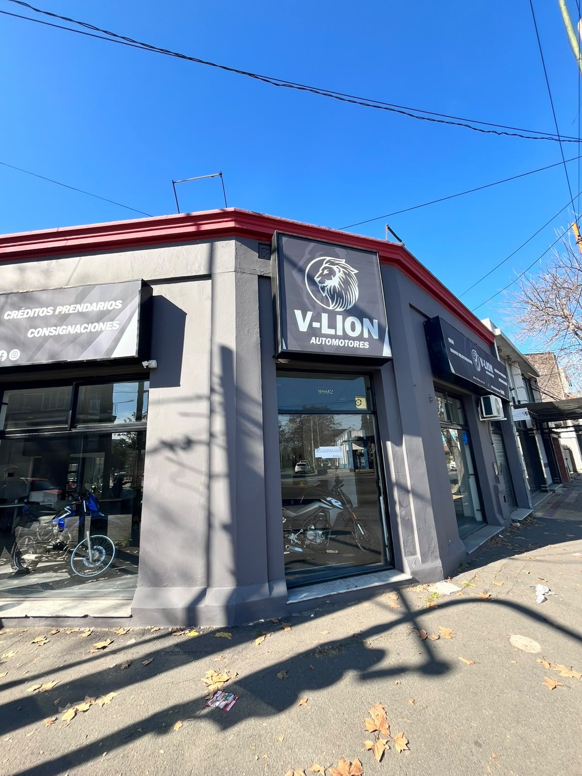 La concesionaria V-Lion fue clausurada en 2025 tras las denuncias de decenas de clientes que aseguraron haber sido estafados. La concesionaria V-Lion fue clausurada en 2025 tras las denuncias de decenas de clientes que aseguraron haber sido estafados.