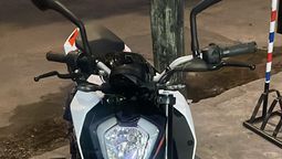 La moto que intentaba robar el joven de 20 años en Lanús.