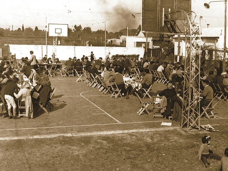Historia. Desde sus inicios, el club de Luis Guillón creció alrededor del básquet, actividad que distingue a la institución. 