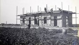 La construcción de la estación en 1911. Foto gentileza: fotos.antiguas.ezeiza