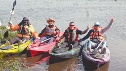 tras la sequia, el grupo de kayakistas de san vicente pudo volver a navegar en la laguna