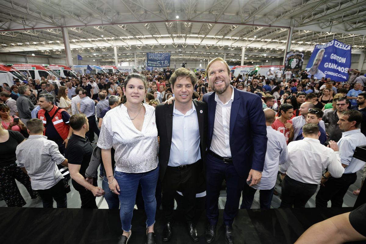 Axel Kicillof y Gastón Granados en Ezeiza