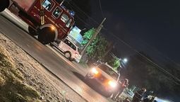 choque entre moto y camioneta en almirante brown: dos personas resultaron heridas
