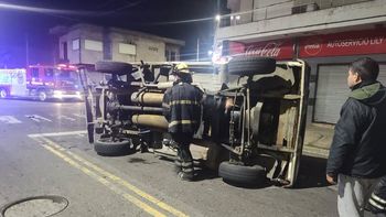 Choque entre dos camionetas en Lanús: un herido