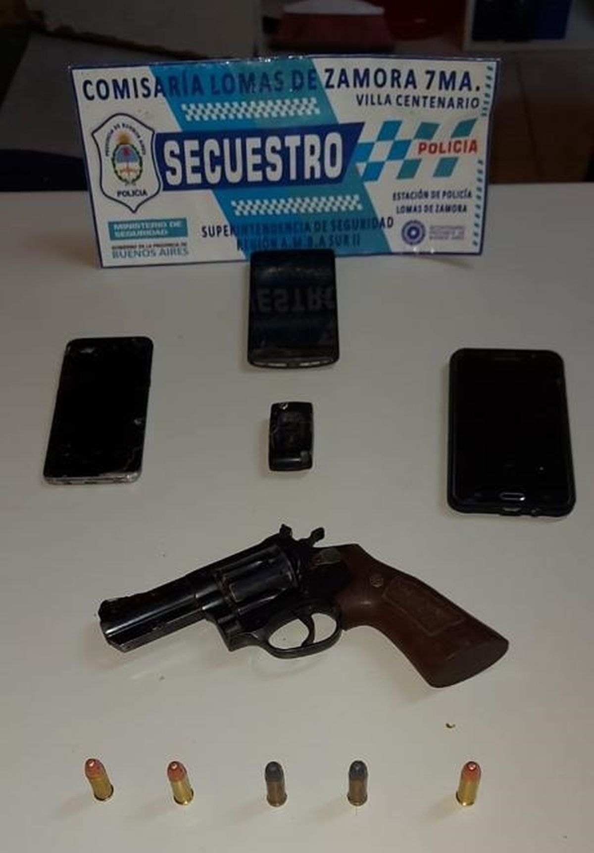 Elementos incautados por efectivos de la Comisaría 7ª de Lomas de Zamora.