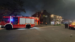 Feroz incendio de un gimnasio en Lomas: sufrió graves daños