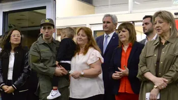 El gendarme Nahuel Gallo llegó a Argentina desde Venezuela tras su liberación y se reencontró con su familia