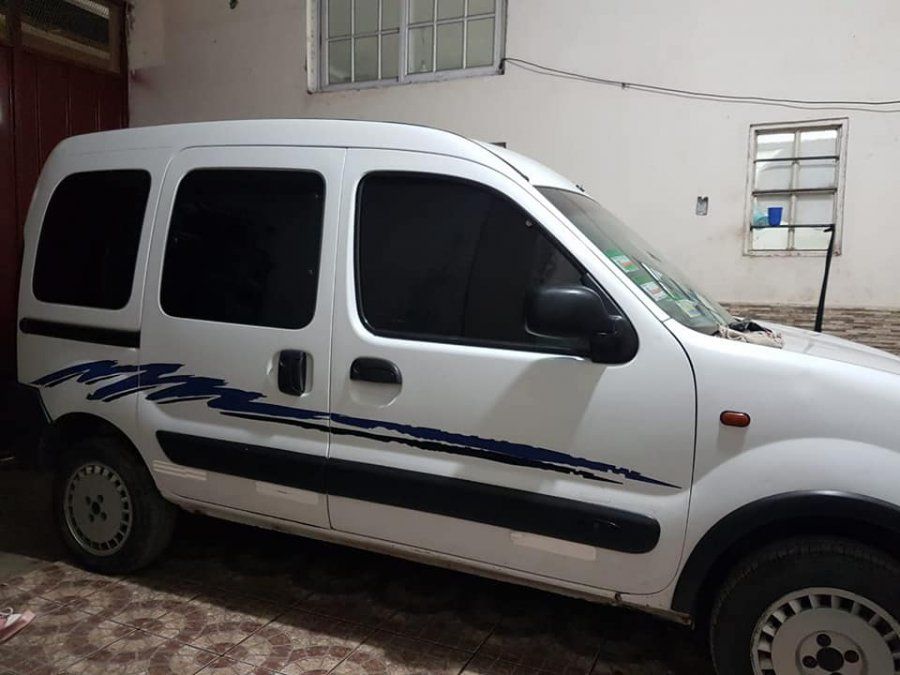 La camioneta que le robaron a Eugenio en Ingeniero Budge.