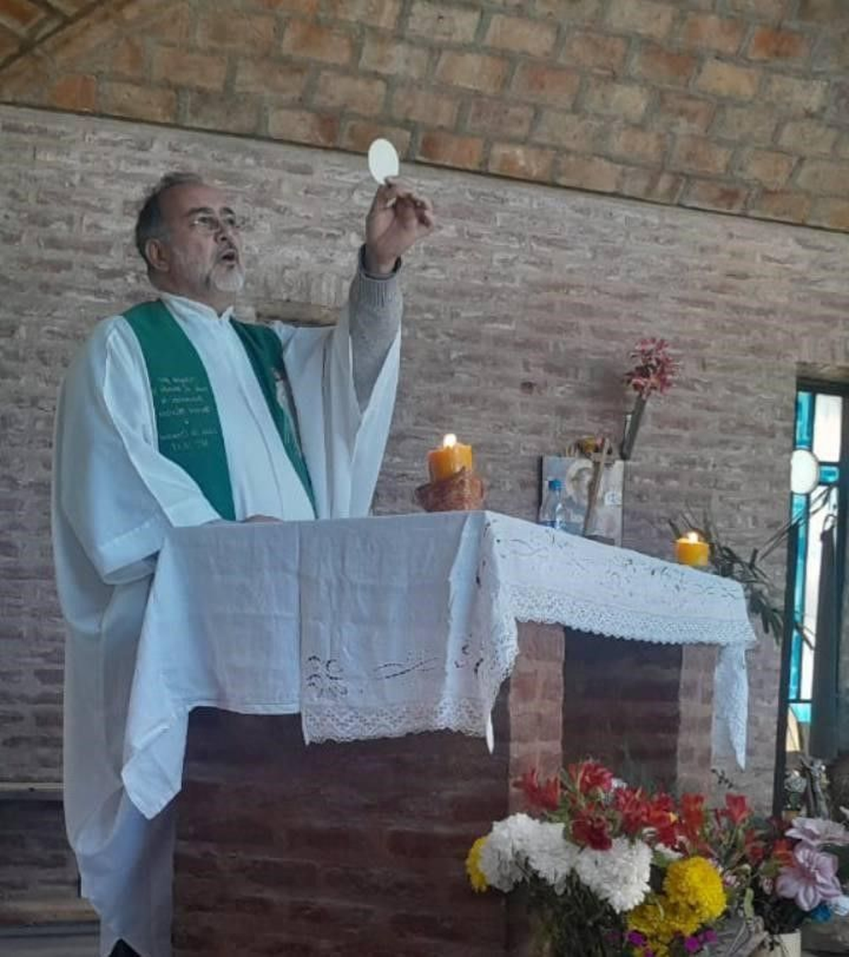 Gustavo es vecino de Almirante Brown y sacerdote misionero de la Congregaci&oacute;n religiosa Misioneros del Verbo Divino.