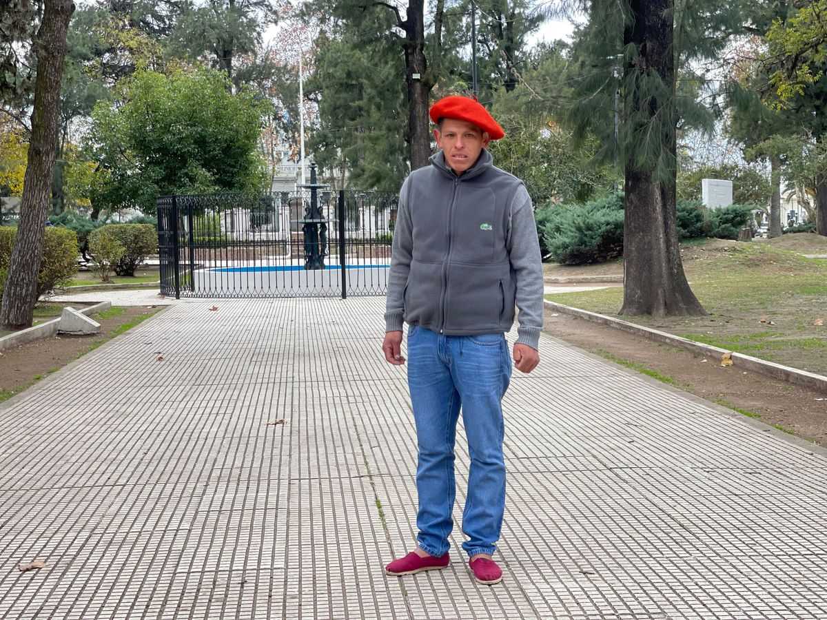 V&iacute;ctor D&iacute;az L&oacute;pez en la Plaza Mariano Moreno de San Vicente.&nbsp;