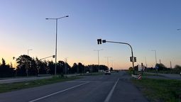 ruta 58: hace mas de 120 horas que no funciona el semaforo del cruce con el deslinde