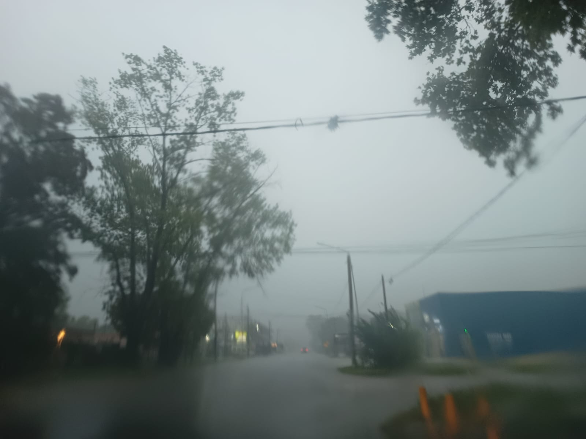 A partir de las 8 de la ma&ntilde;ana de este lunes se desat&oacute; una lluvia torrencial en San Vicente.