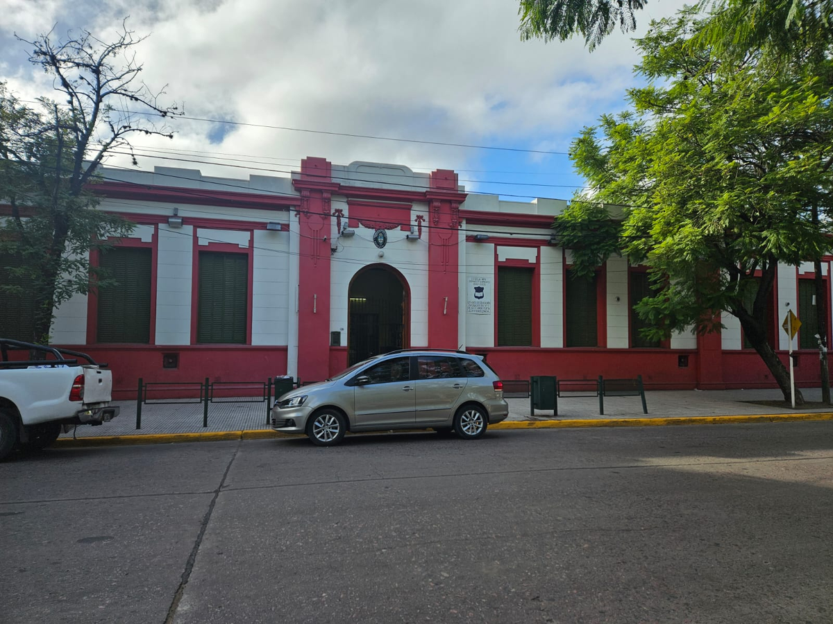 Las escuelas públicas funcionan con equipos mínimos de trabajo.