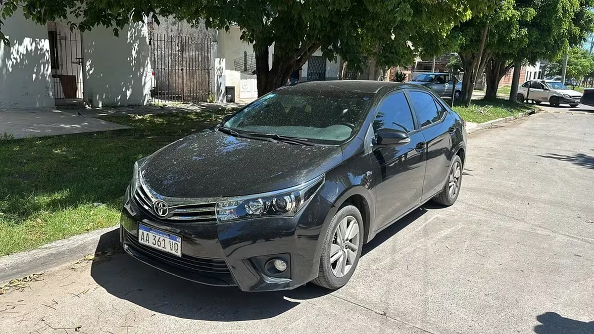 El auto en el que se trasladaban los delincuentes.&nbsp;