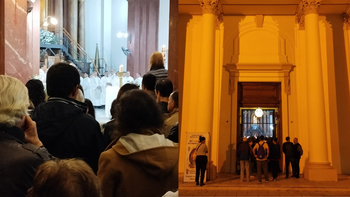 Masiva misa en la catedral de Lomas para despedir a Francisco: Los argentinos tenemos que estar orgullosos