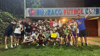Los campeones disfrutan del título.