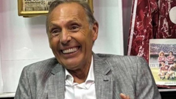 miguel angel russo fue homenajeado en lanus por el historico ascenso: ¿llega a boca?