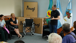 esteban echeverria: entregaron sillas de ruedas a personas con diversos problemas de salud